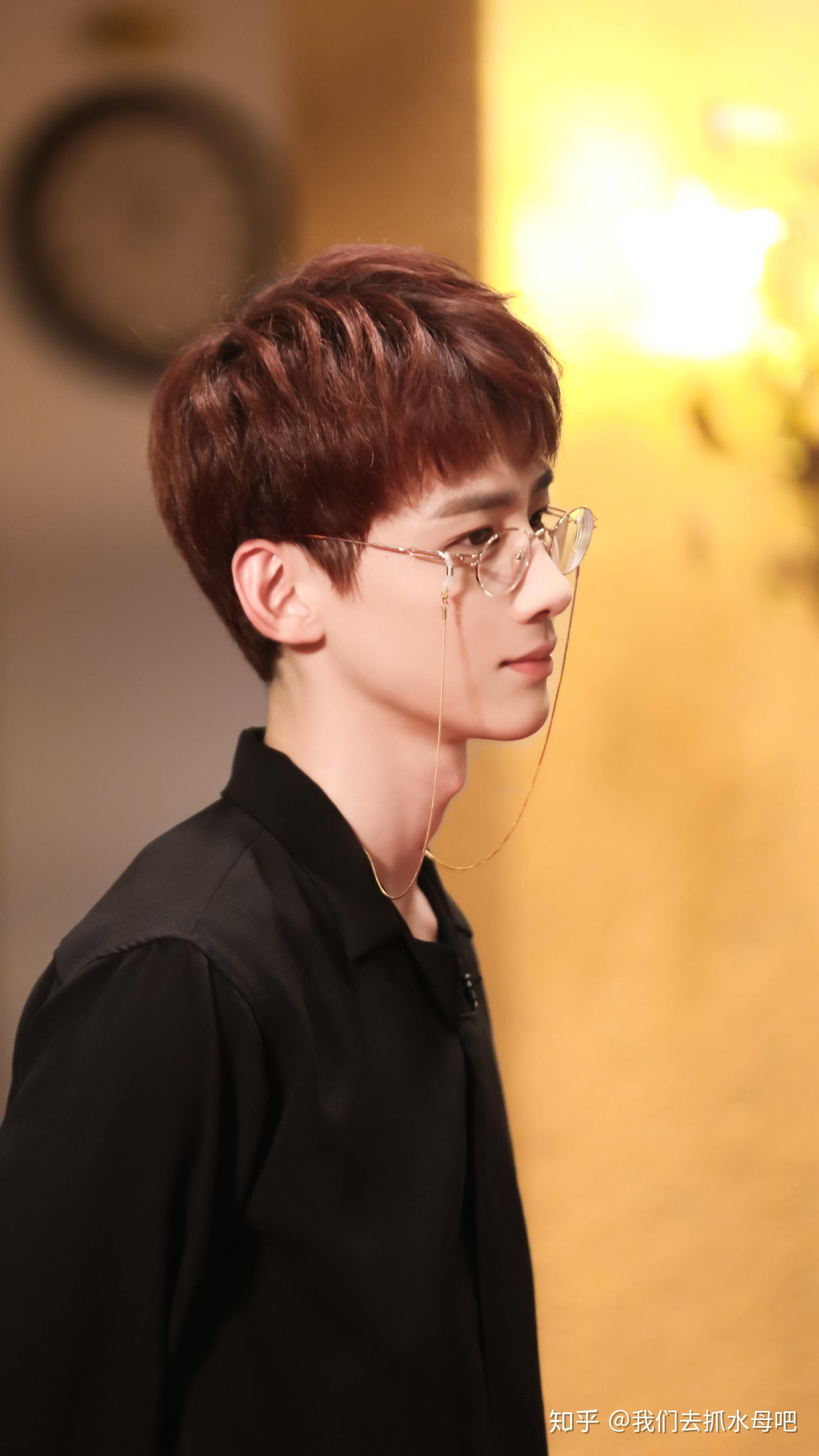 白敬亭a爆的照片有哪些? - 知乎