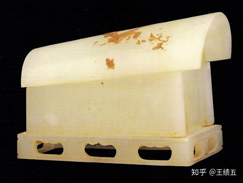 这件东西出土于法门寺地宫.舍利有九重棺椁.