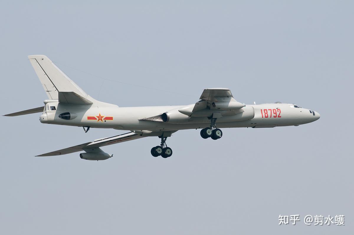 简评轰六加油版