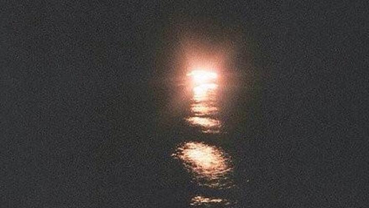 黑夜中的一束光 - 知乎