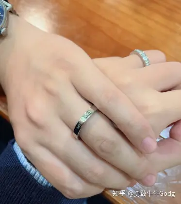 手链品牌 潘多拉手链_潘多拉手链3个最美搭配_潘多拉手链搭配