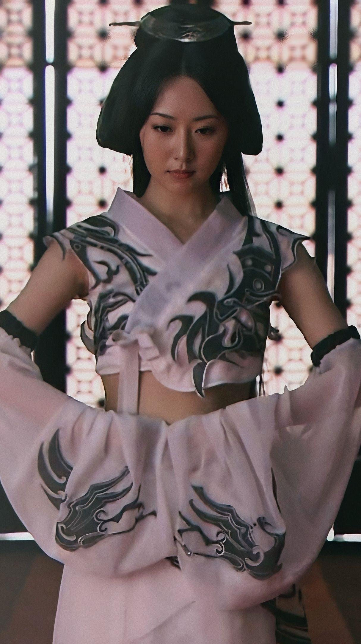 大家有没有胡歌版神话里玉漱的高清壁纸或是刘亦菲小龙女的壁纸?