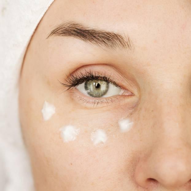 眼睛下面的皱纹有皱纹怎么办?这样做!