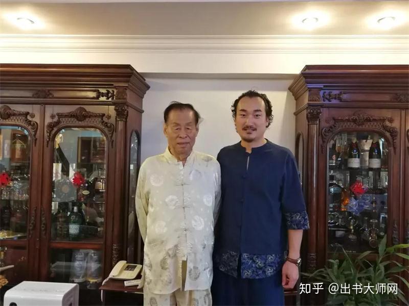 出书大师网报道古法经络大讲堂创始人王洪刚尊师重道砥砺前行