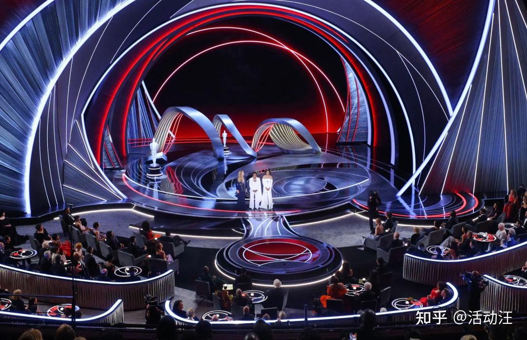 花费4290万美金,舞台镶嵌9万颗水晶 - 知乎