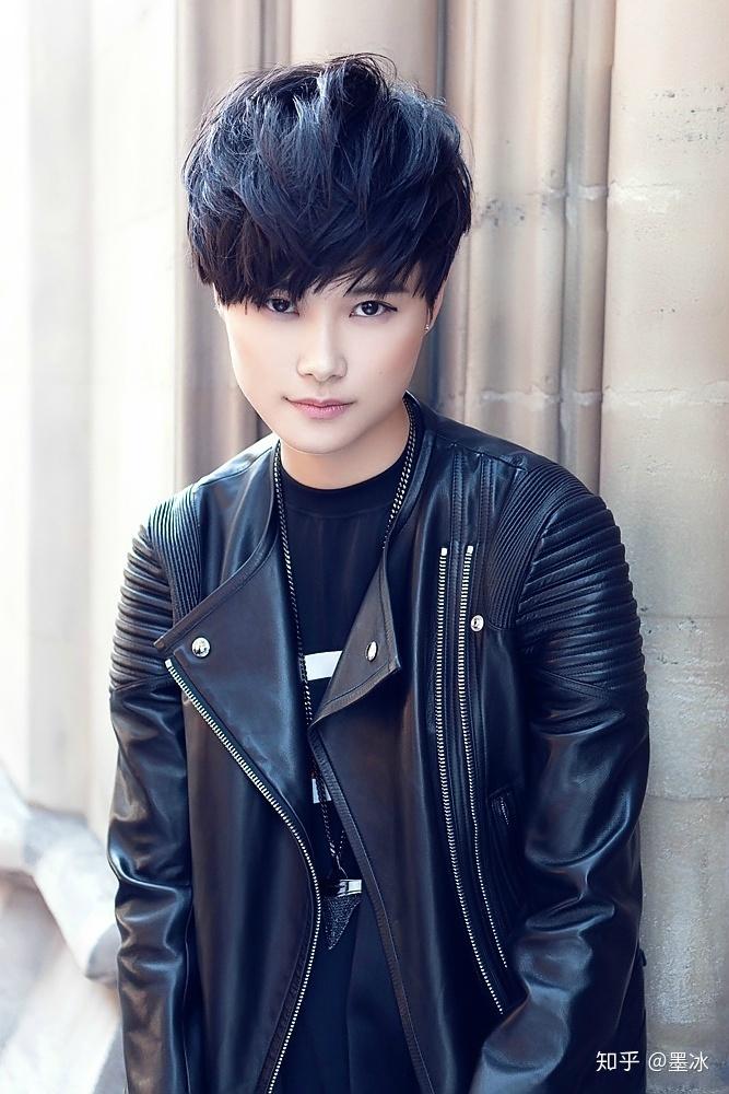 李宇春:在"超级女声"神坛独一无二的存在,是什么让她火了15年 - 知乎