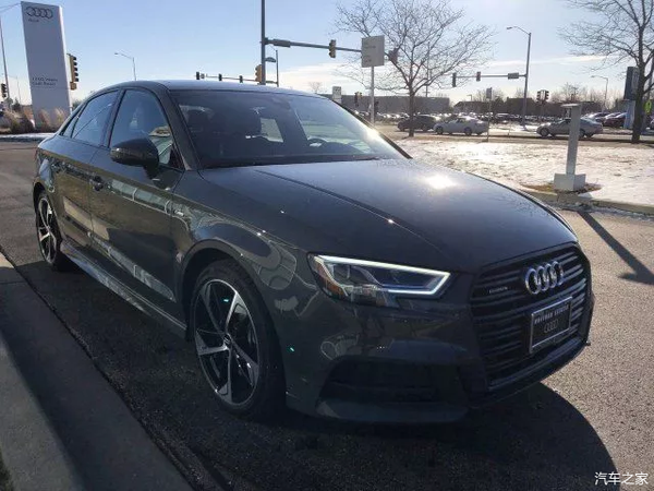 全新奥迪a3水泥灰涂装运动潮流年轻人不错的选择