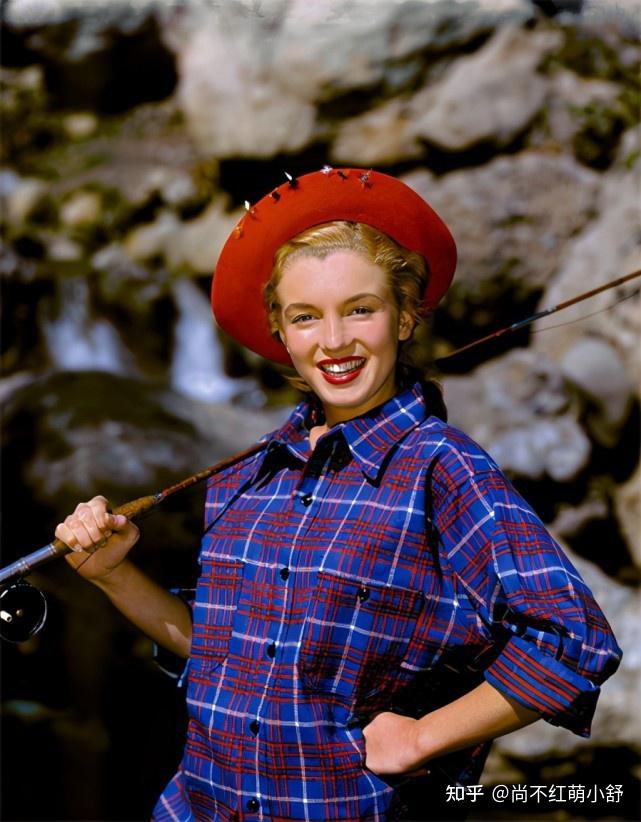 看,时髦洋气!玛丽莲梦露留下的这3种经典穿搭,每一套都不过时