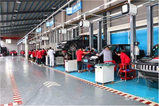 初高中生学修车的汽修学校上海博世汽修学校毕业入职保时捷中心