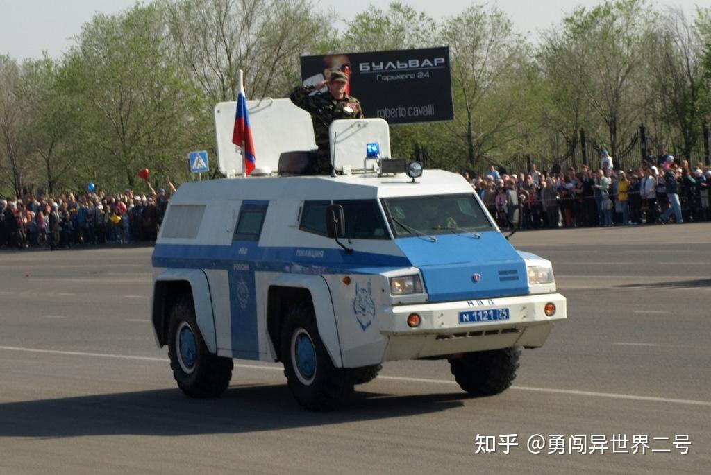 为什么俄罗斯要派警察到乌克兰?嗯,兵力不够多.