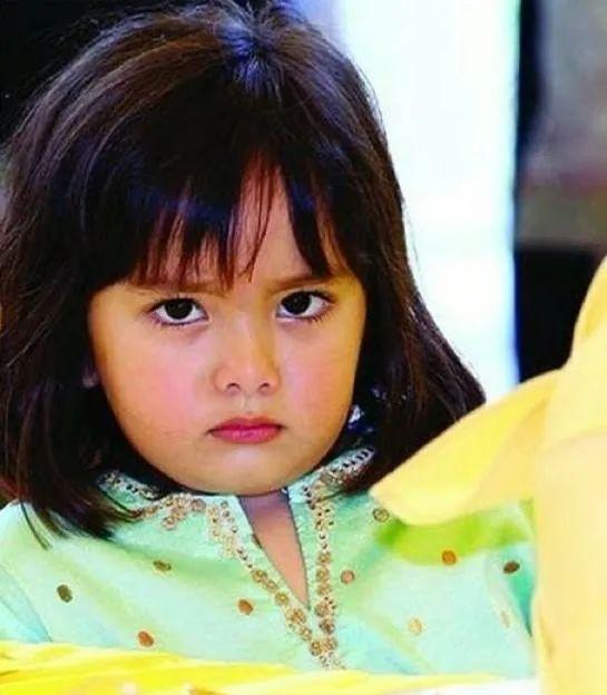 9岁马来西亚公主厌世脸爆红国际娘胎自带奶凶气质别惹公主不高兴