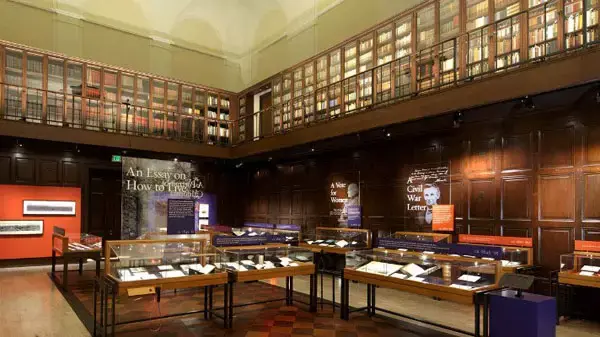 洛杉矶中央图书馆(central library) 建于1926年,位于洛杉矶市中心