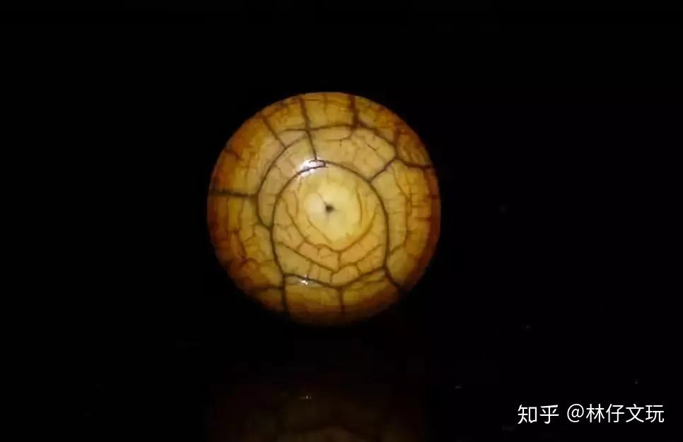 文玩开片承载着岁月的记忆