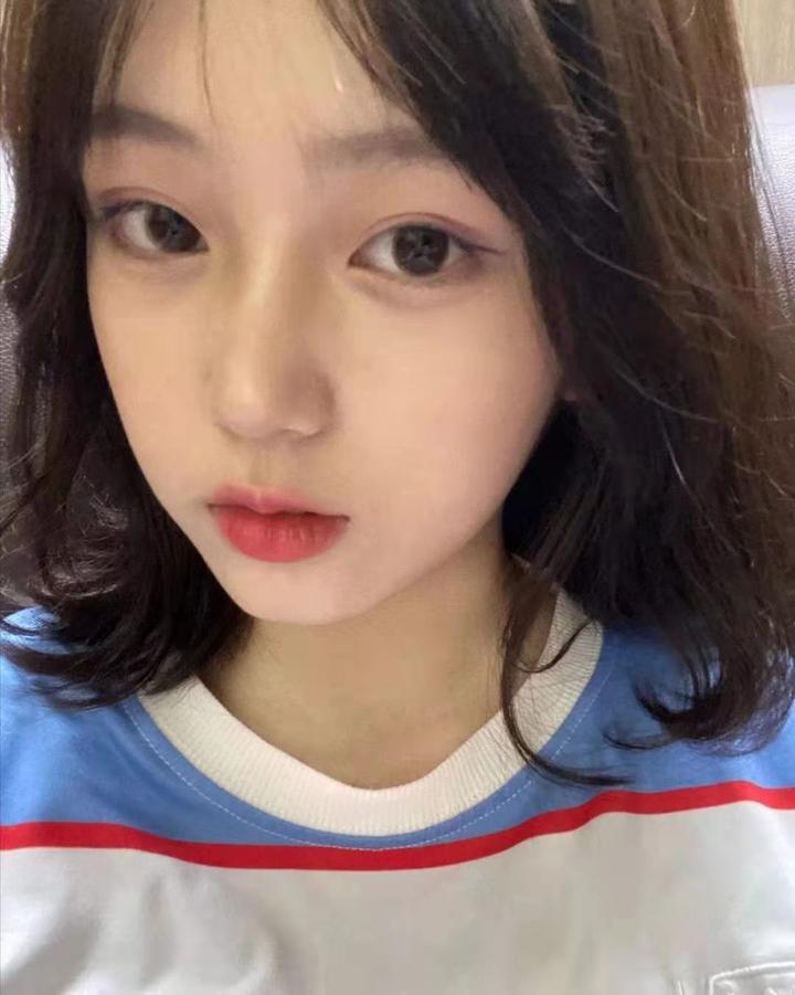 这个是网图嘛是的话请问图出自哪里这个女生有没有微博抖音快手之类的