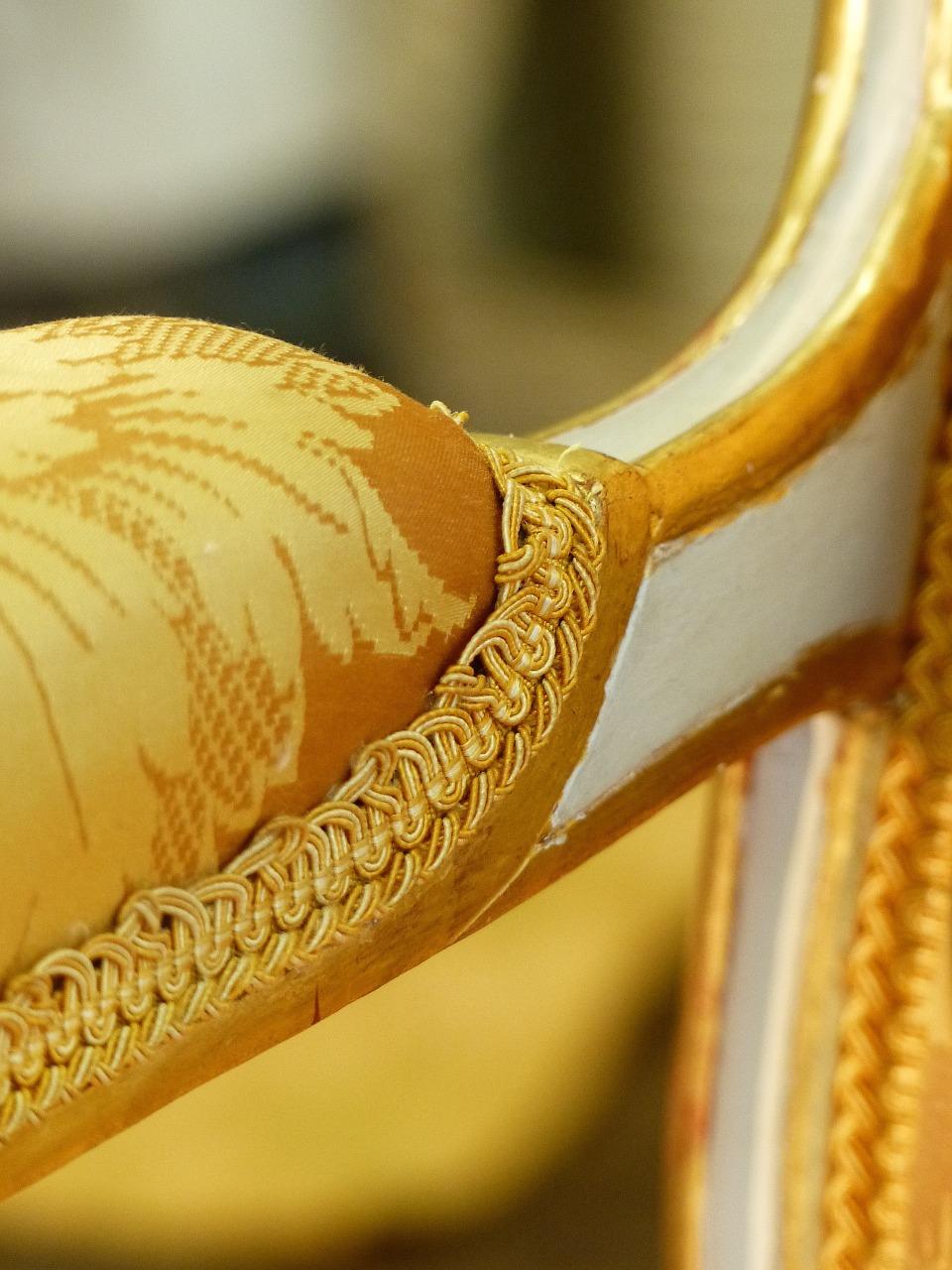 沙发没有扶手怎么办