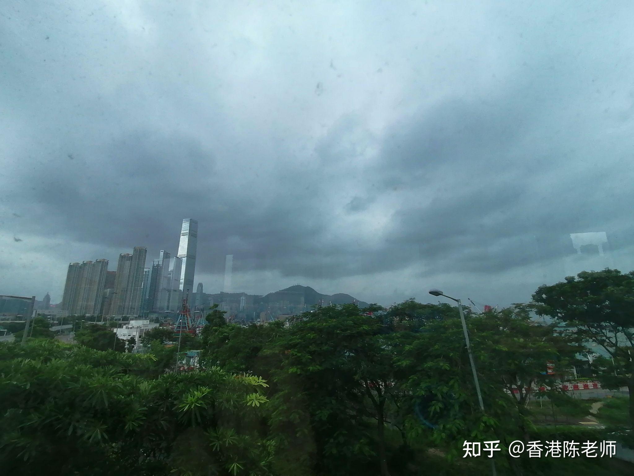 香港狮子山台风图片