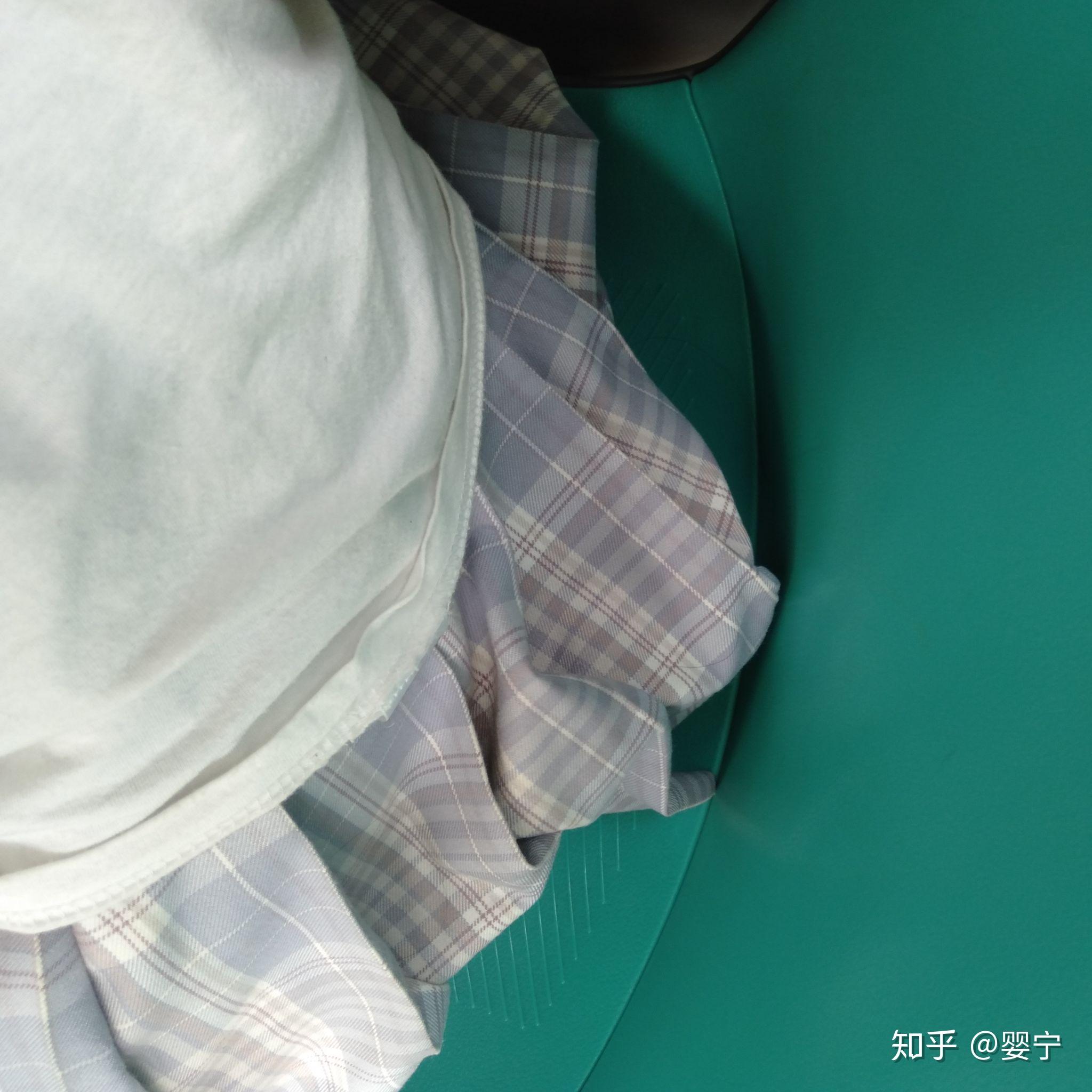 穿jk制服怎么坐公交车害怕会弄到裙子的褶皱