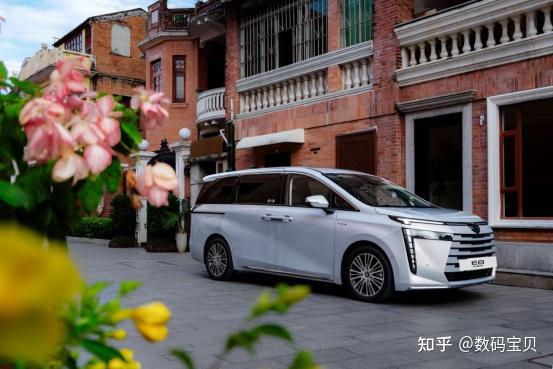 传祺E8四冠王可不是吹的,家用MPV闭眼选不踩雷!