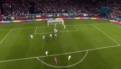 欧洲杯决赛 博努奇破门 卢克肖进球 意大利点球4-3英格兰 获冠军 第9张