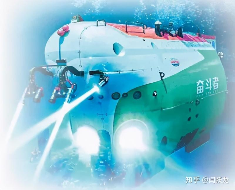 在"地球第四极"——西太平洋马里亚纳海沟,我国载人深潜"奋斗者"号