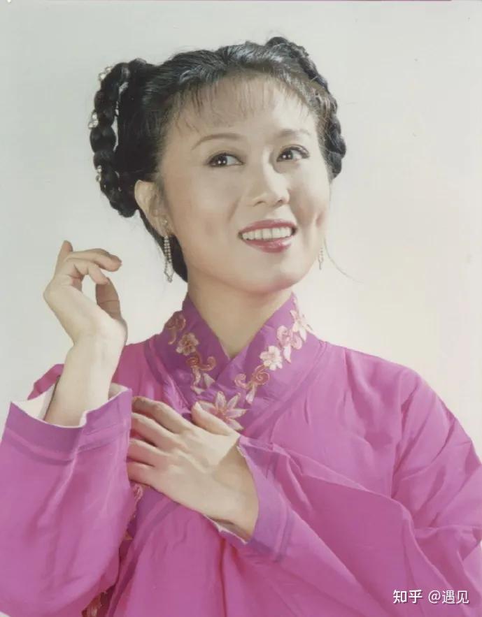 黄梅歌后吴琼42岁嫁小15岁老公跟公婆做朋友59岁似冻龄