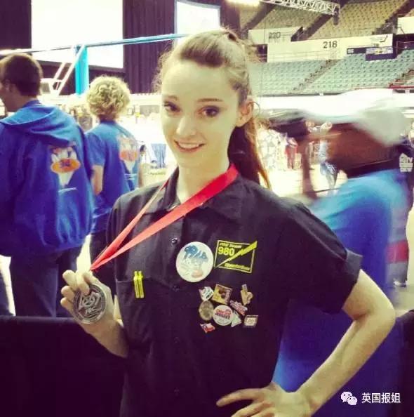 真身竟是跳芭蕾懂物理的天才少女?