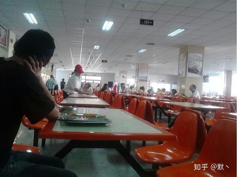 一句话描述内蒙古医科大学的食堂有多好吃