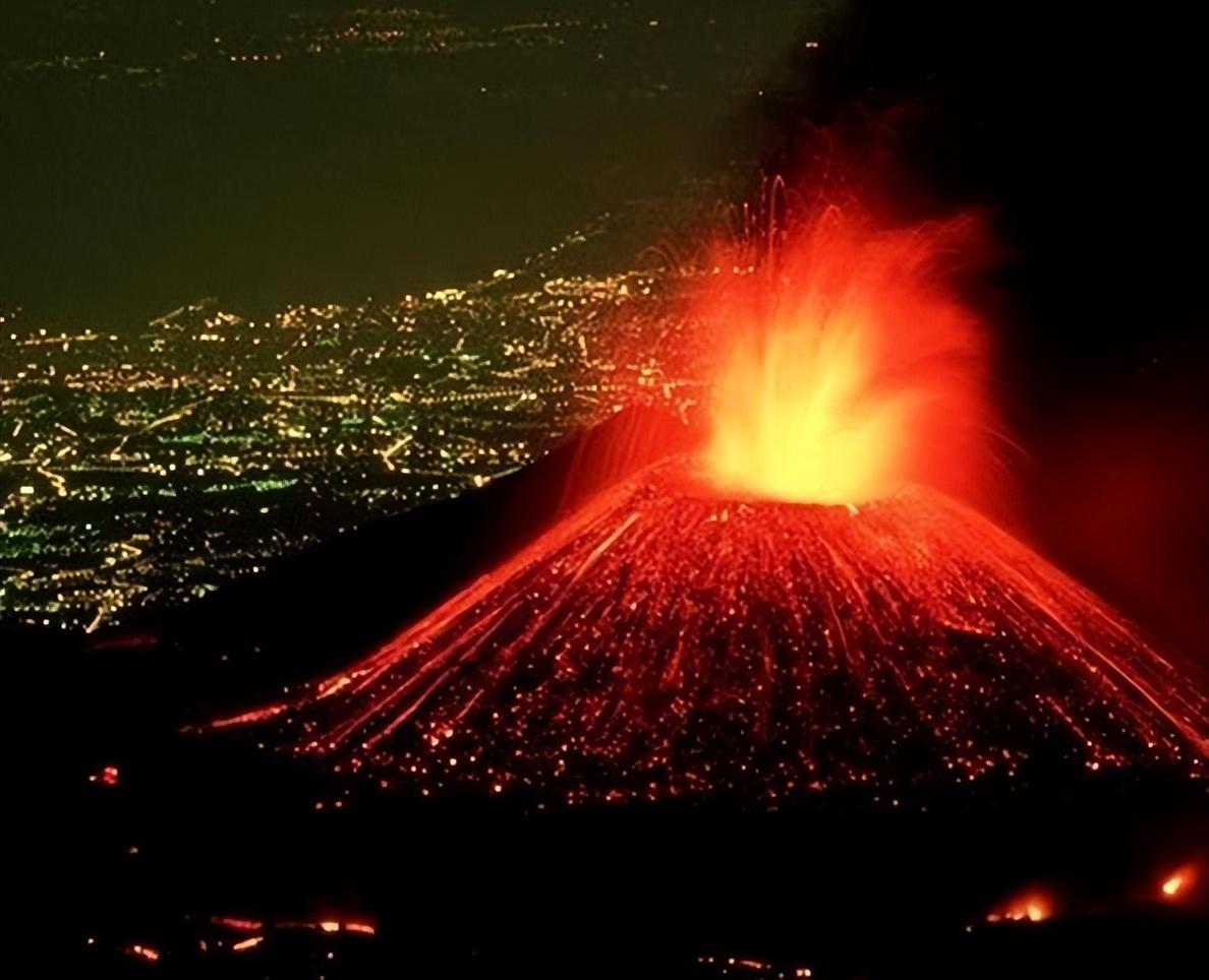 新西兰火山爆发图片