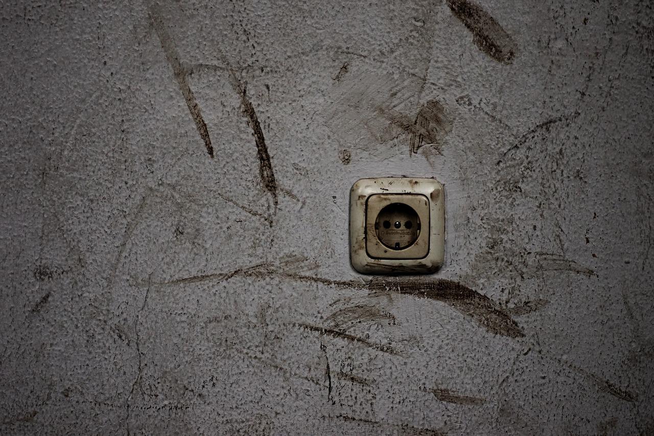 热水器的插座坏了怎么办