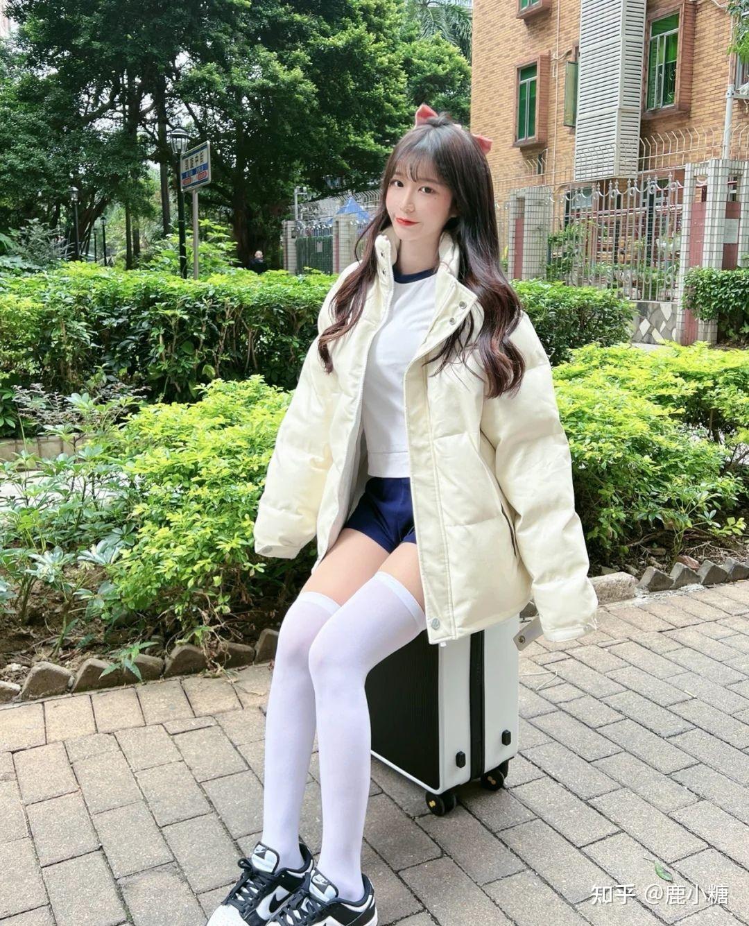 美女手机壁纸第19期:白丝美少女 - 知乎