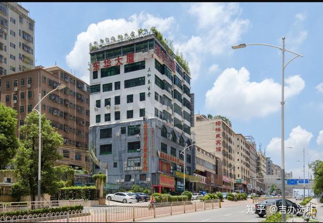 【向南商业大厦】向南商业大厦位于深圳市宝安区向南四区24号,深圳