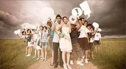 怎样拍出有趣的合照 来解锁新的9种合照姿势 知乎