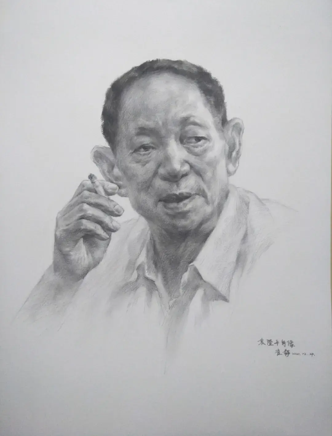 崔静素描还记得2004年《感动中国》的颁奖词里这样写您他是一位照