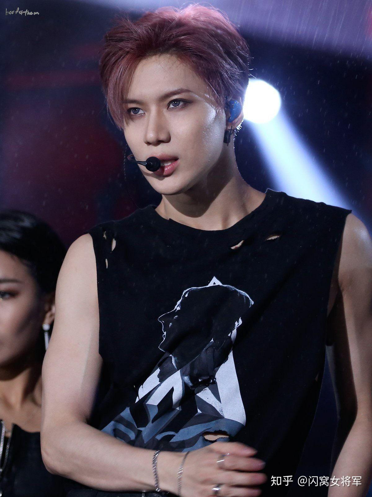 韩国idol里哪些人有非常大的反差萌