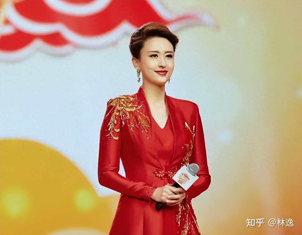 央视张蕾从非洲紧急回国辞职后首次和张泽群朱迅开会