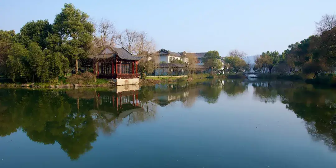 杭州西湖附近哪個酒店風景好最好能看到西湖夜色的