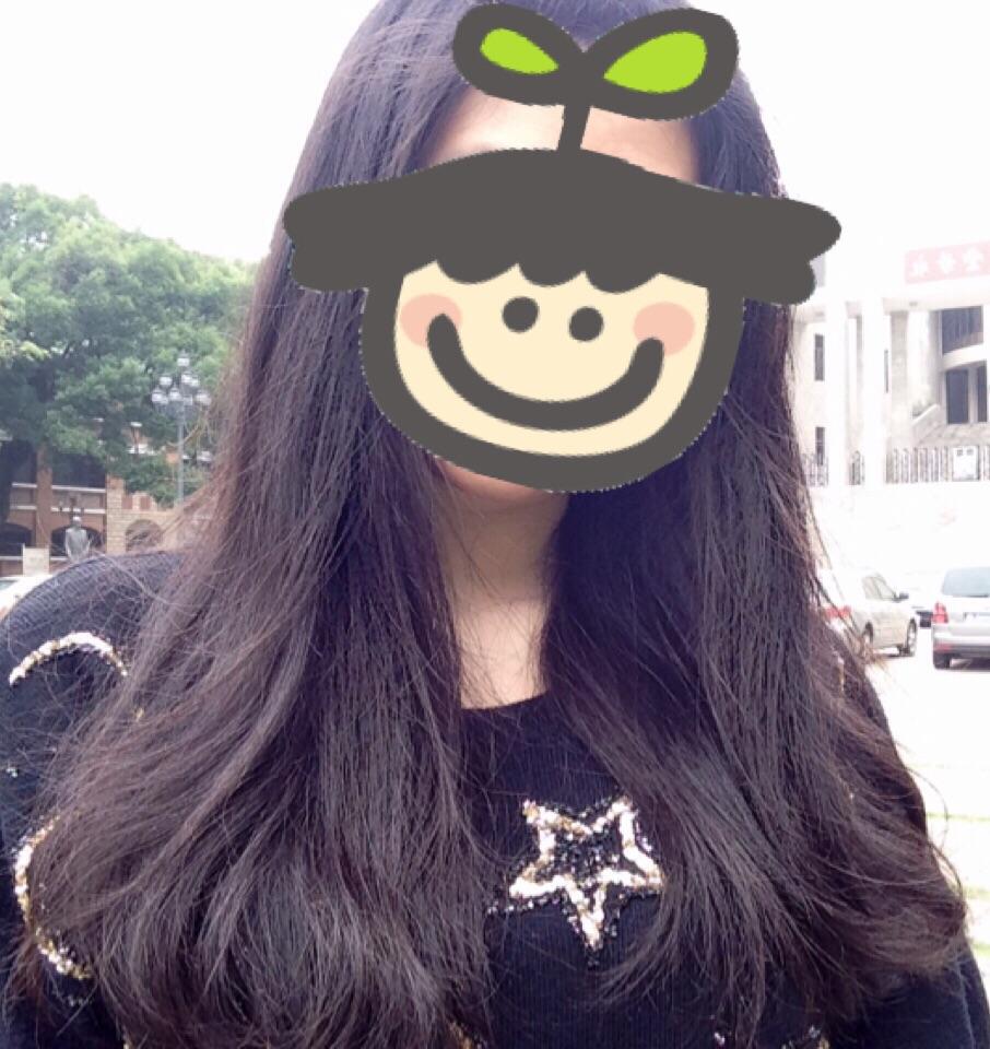 头发硬沙发特别多自然卷女生留长发怎么办