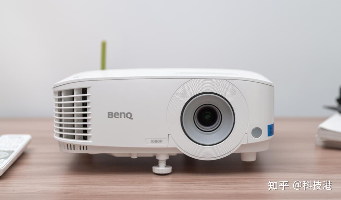会议槽点多用对投影仪高效上百倍明基e580智能商务投影体验