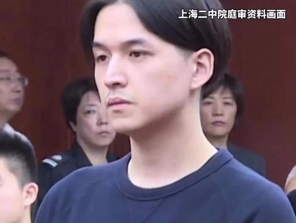 2015年春节,杨俪萍第一次带朱晓东回家,就遭到了外婆的反对.