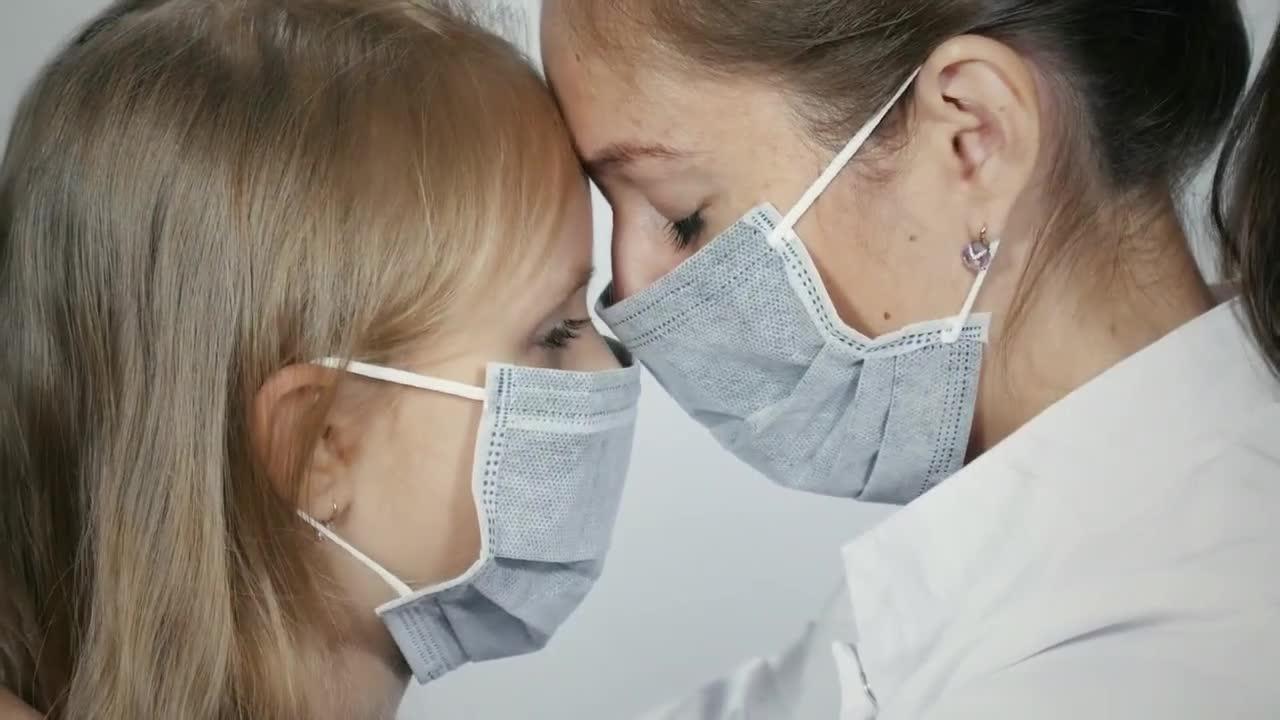  老太婆传染新冠病毒视频(老太婆传染新冠病毒视频播放)