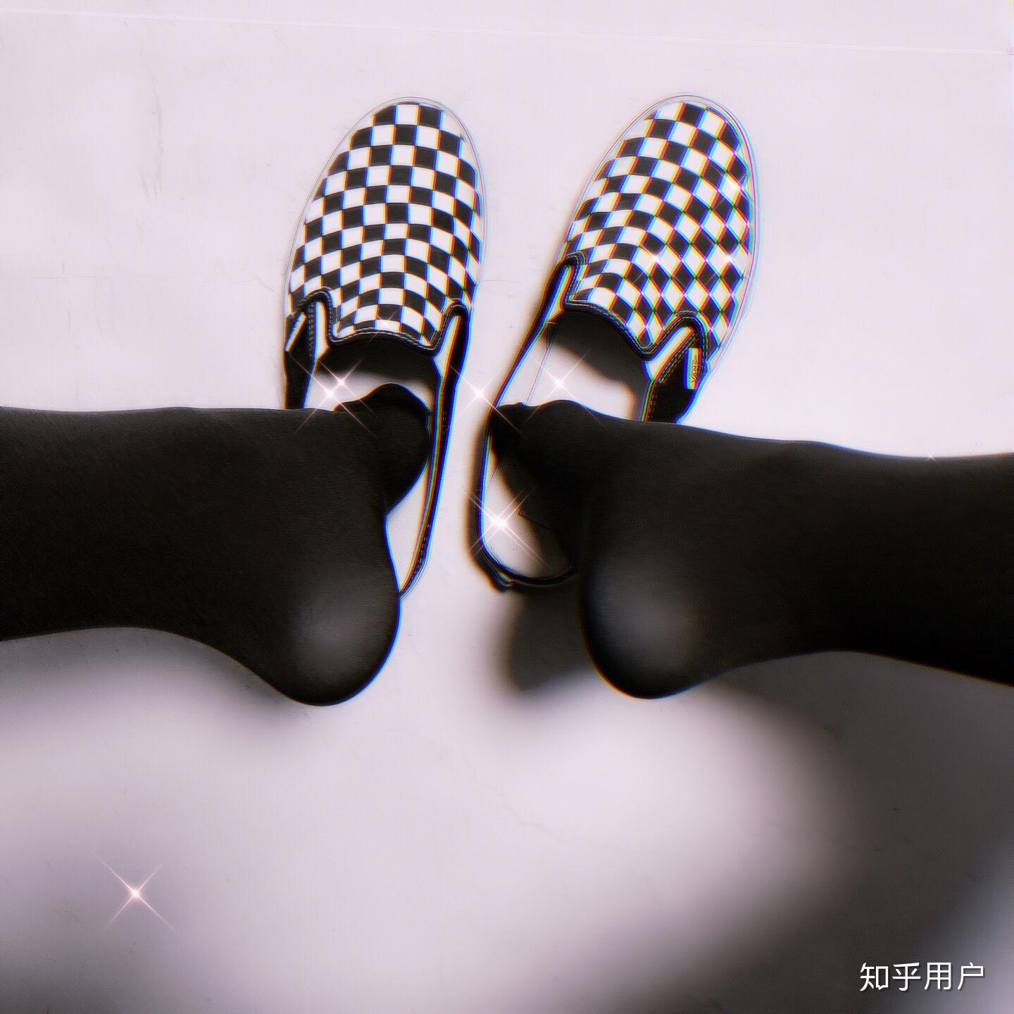 男孩子穿黑色连裤袜配短裤出门会很违和吗?别人看到会怎么样?