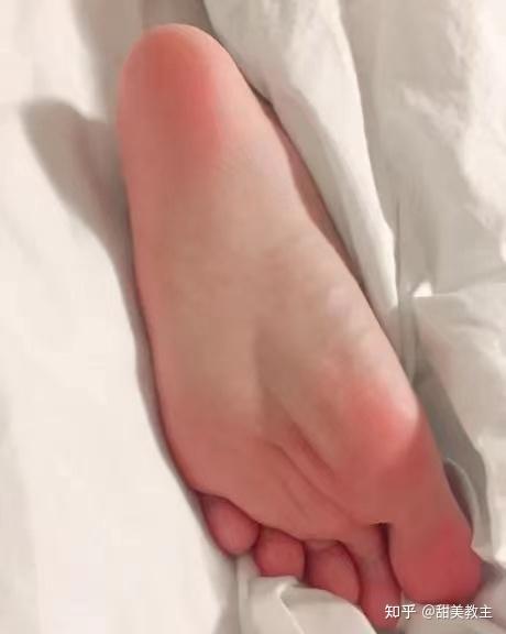 女生的脚底很粉嫩嘛? - 知乎