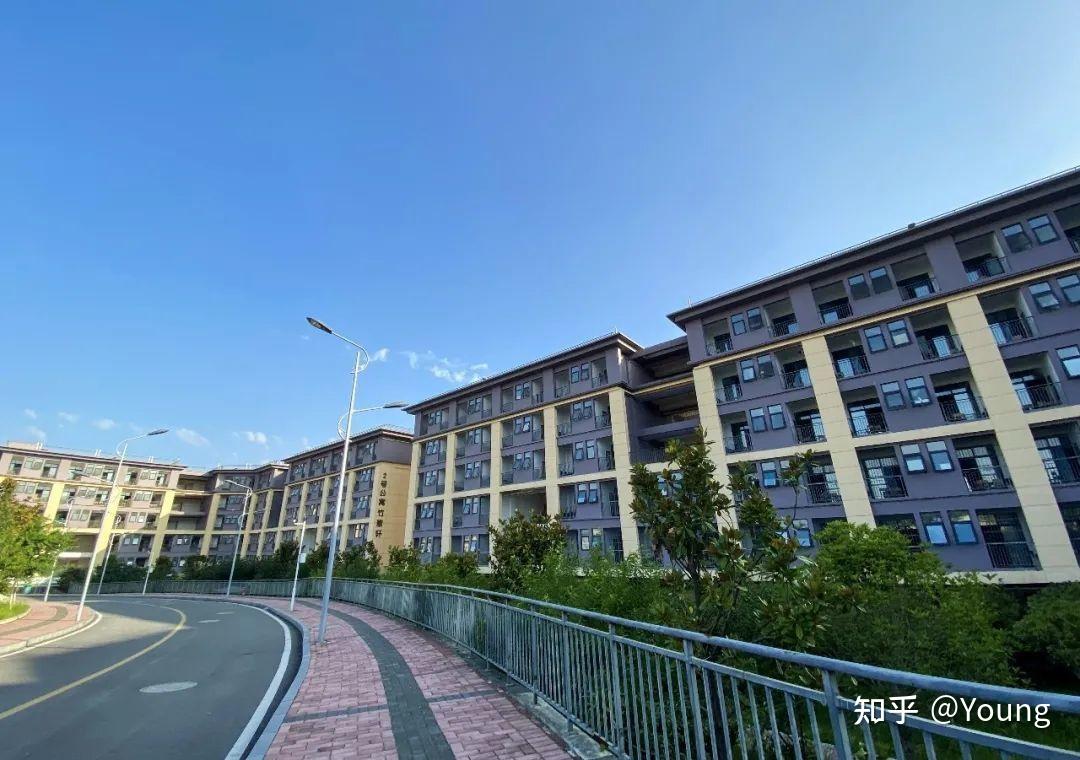 贵阳信息科技学院怎么样教学风气住宿条件文科超本科线十八分能读吗