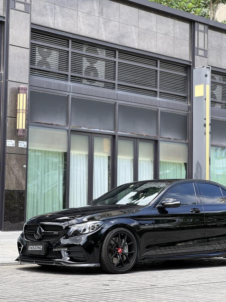 奔驰c级amgc43黑武士低调的猛兽