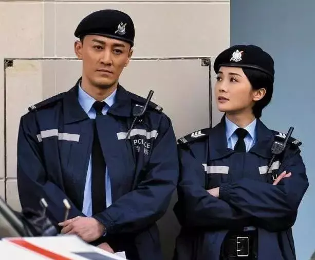 香港警察电影有哪些 v2-4215c6f52a28a62b554db5ebcb055cb8_r.jpg