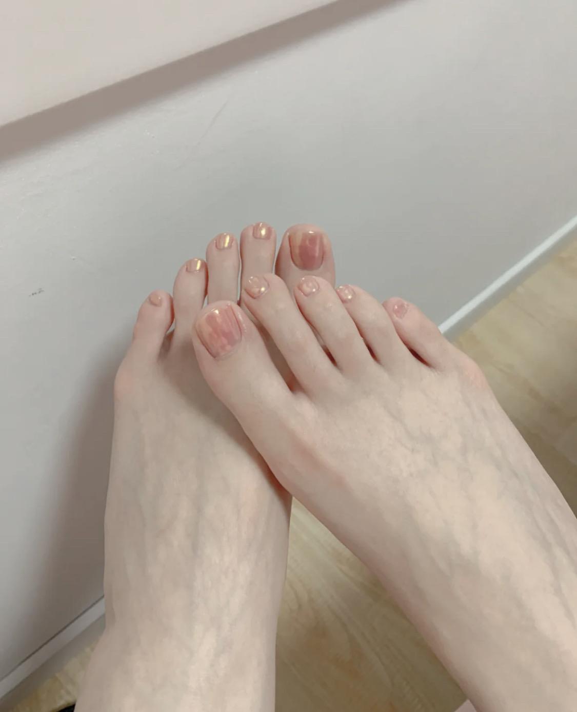 女生什么样的脚最好看呢