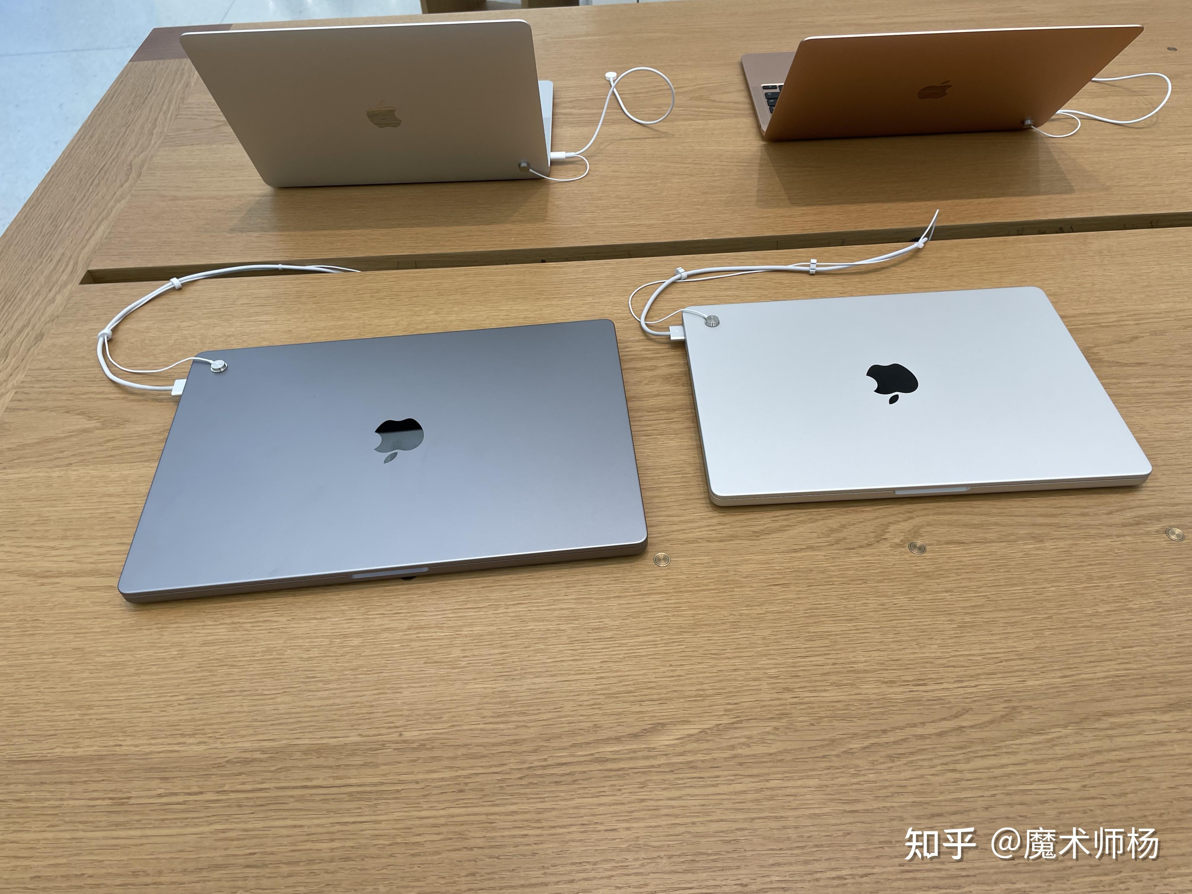macbookpro14选深空灰还是银色