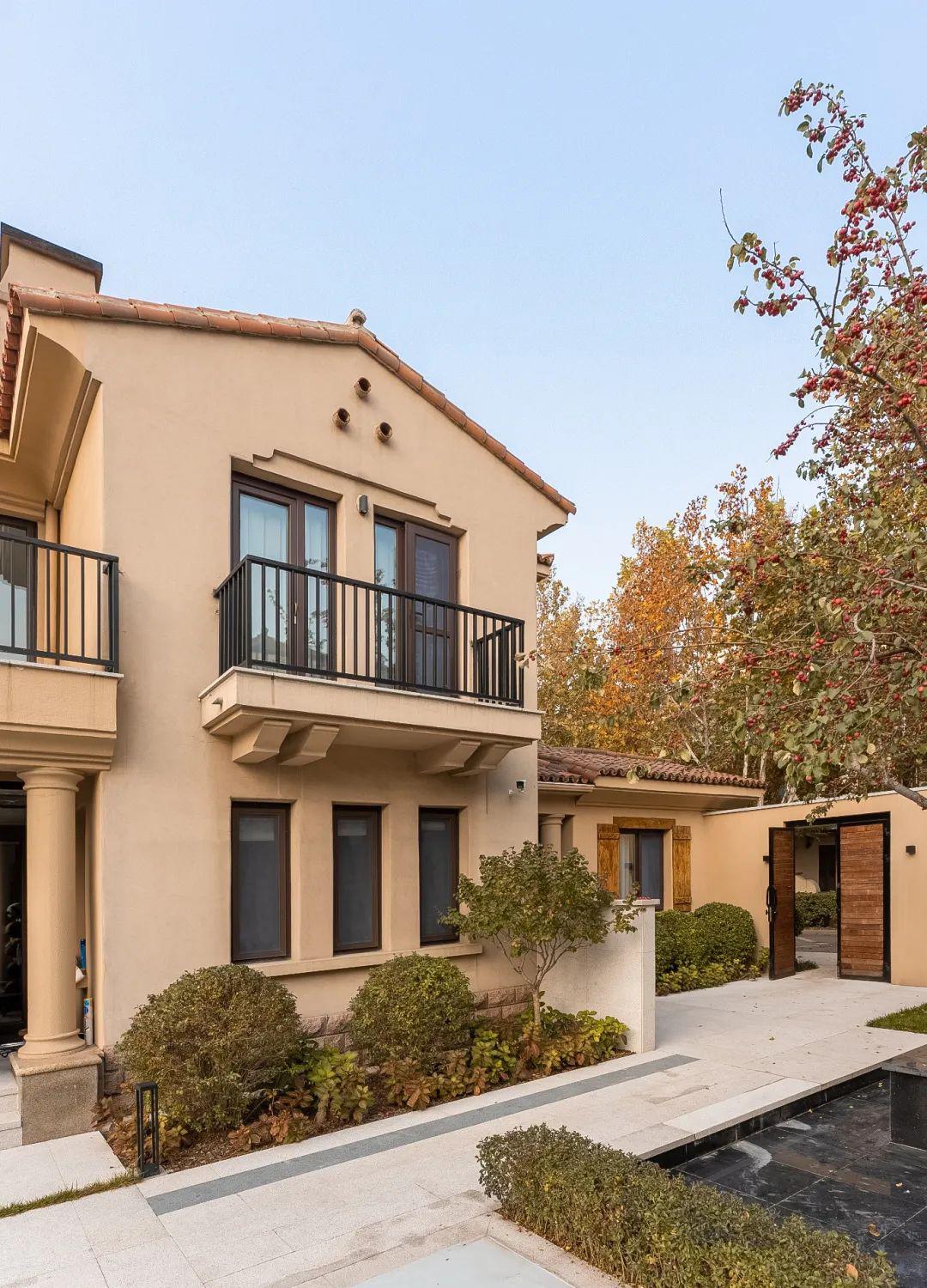 600㎡现代意式别墅设计尽显成功男性的精致品味