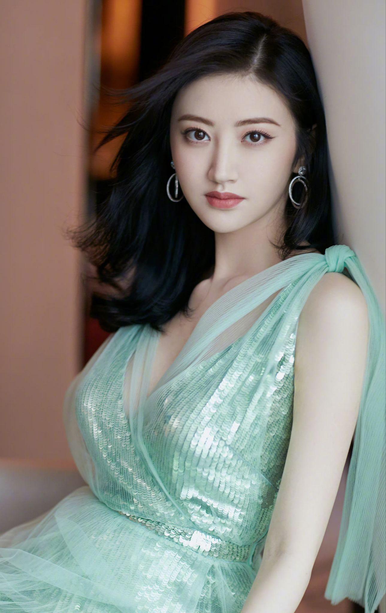 如何评价女星景甜的颜值? - 知乎