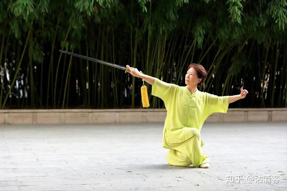 中国古典舞中长穗剑舞的穗法研究:历史传承与技艺探索 - 知乎